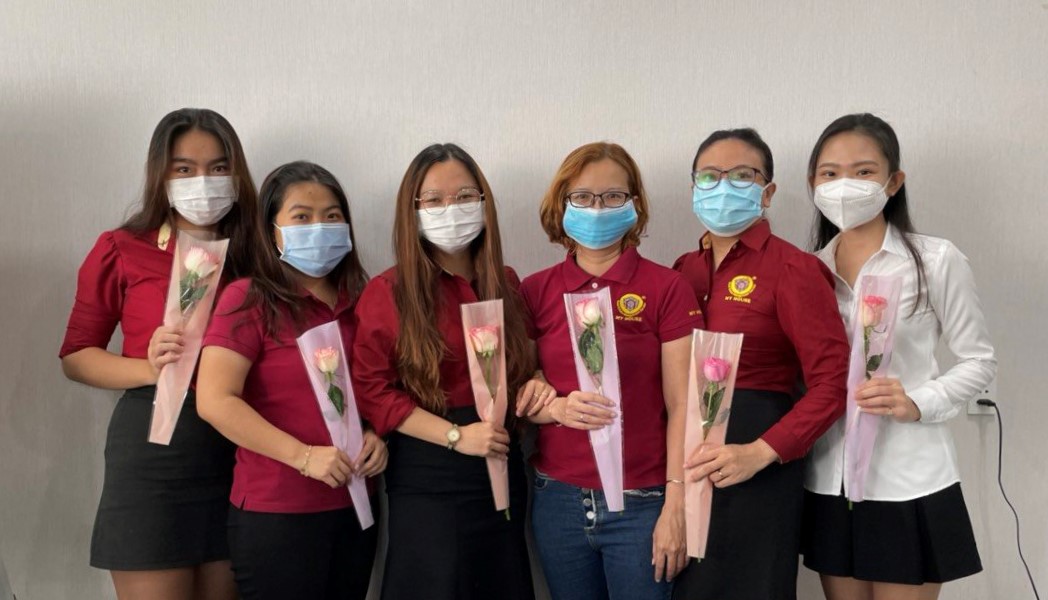 My House gửi thư và quà tri ân đến chị em 