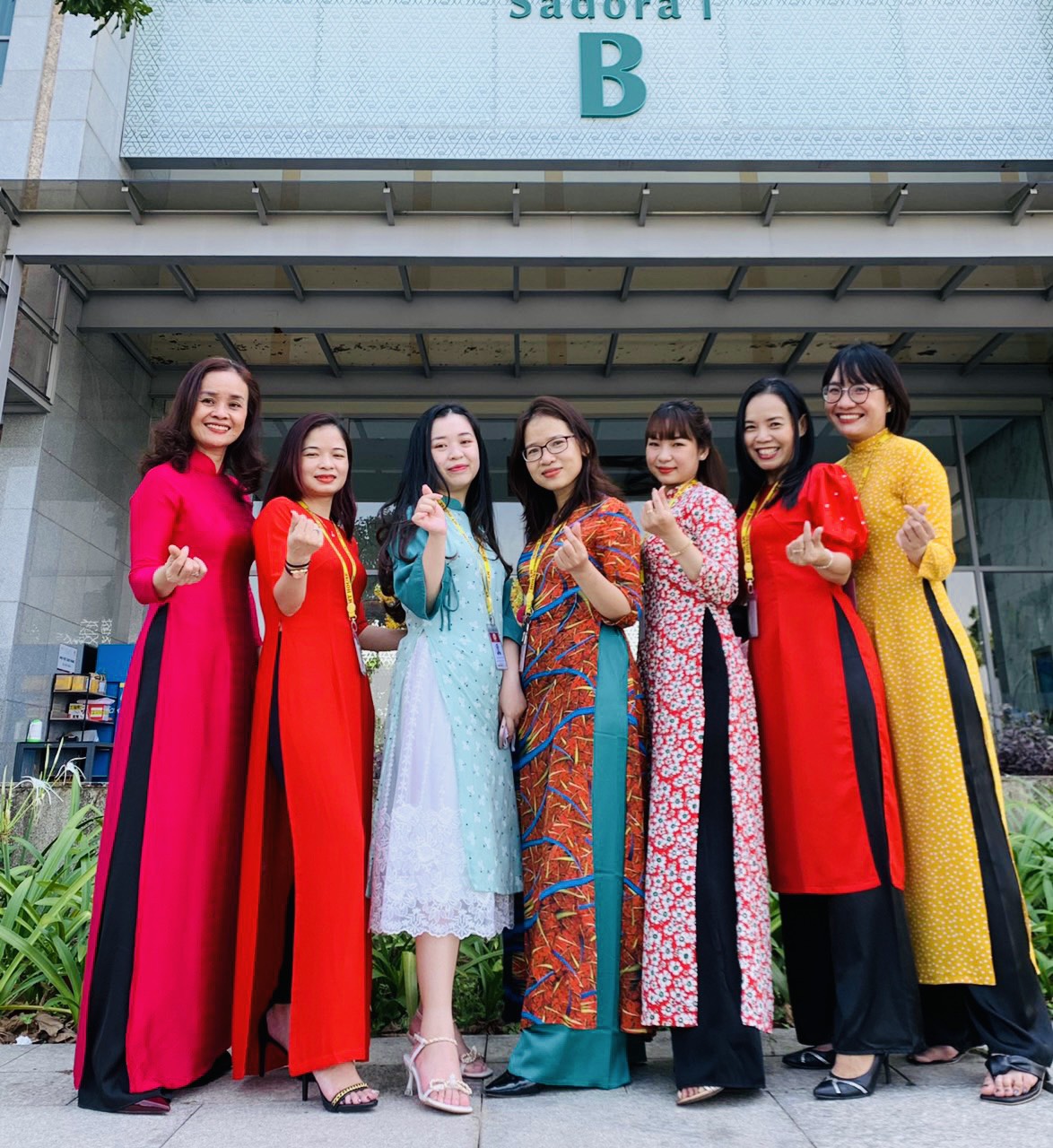 My House hưởng ứng tuần lễ áo dài nhân dịp 8-3