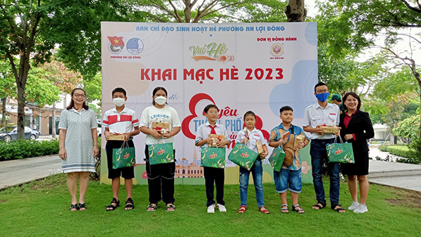 CHÀO MỪNG NGÀY QUỐC TẾ THIẾU NHI CHÀO MỪNG NGÀY QUỐC TẾ THIẾU NHI