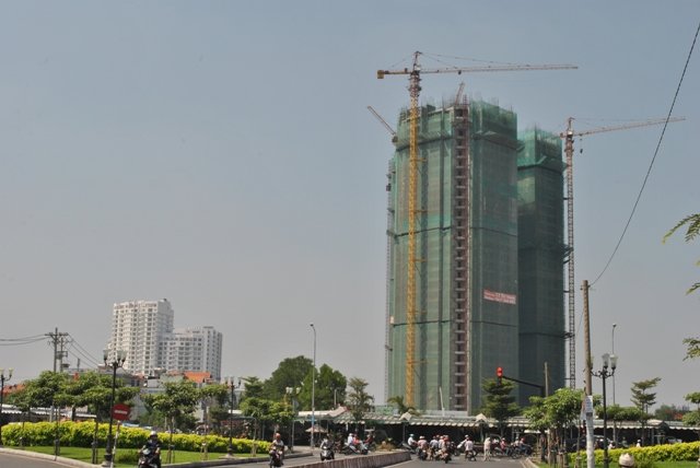 30% giá trị hợp đồng là mức thu tối đa khi xây xong móng