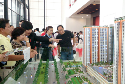 Môi giới địa ốc cũng phải thi sát hạch