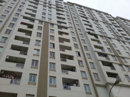 RƠI TỪ TẦNG 17, BÉ GÁI HAI TUỔI TRUNG QUỐC ĐỨNG LÊN CHẠY VÀO NHÀ